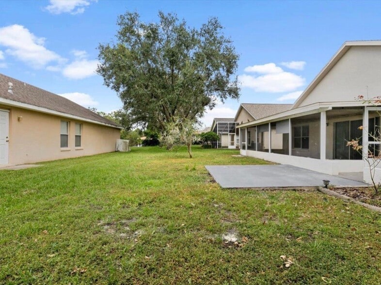 Building Photo - 5725 Hawklake Rd