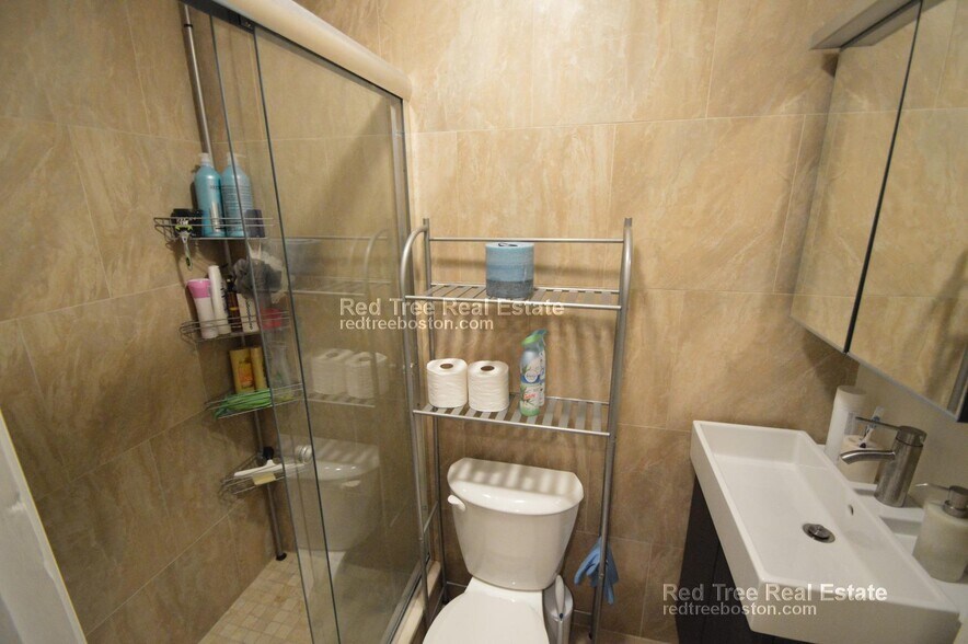 Building Photo - 1203 Beacon St