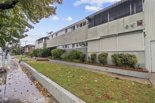 Building Photo - 6160 Whitsett Ave