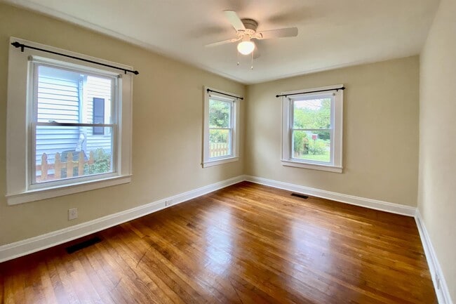 Building Photo - 3905 Pendergrass St