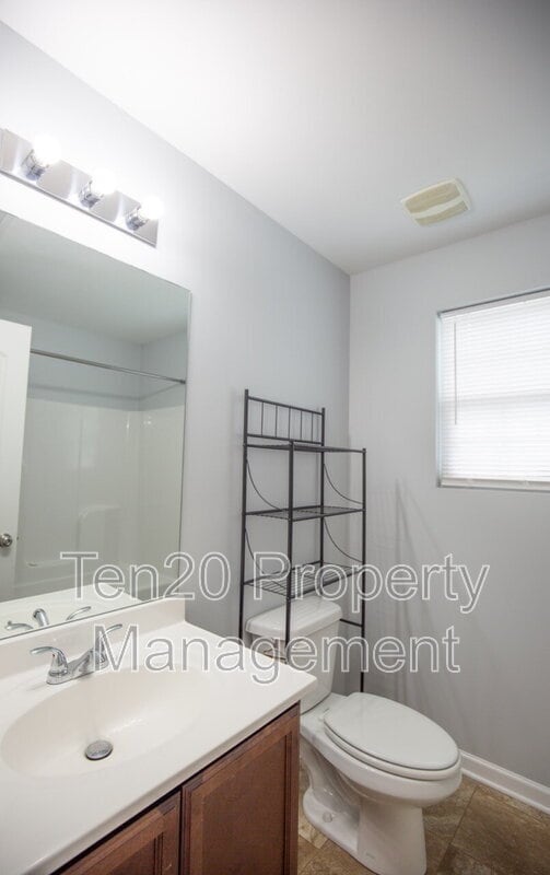 Building Photo - 316 Irish Ln