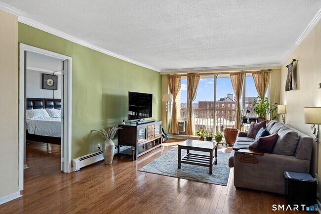 Building Photo - 65 Glenbrook Rd