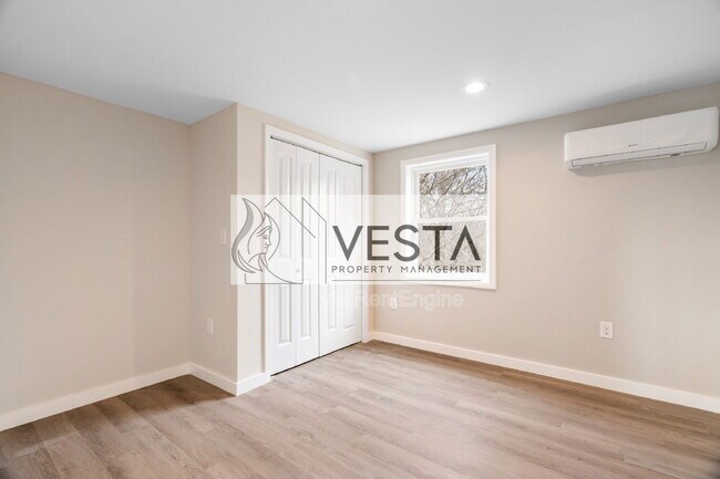 Building Photo - 2383 Dutch Cove Rd