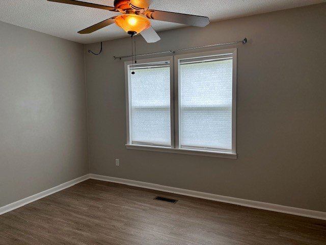 Building Photo - Home For Rent