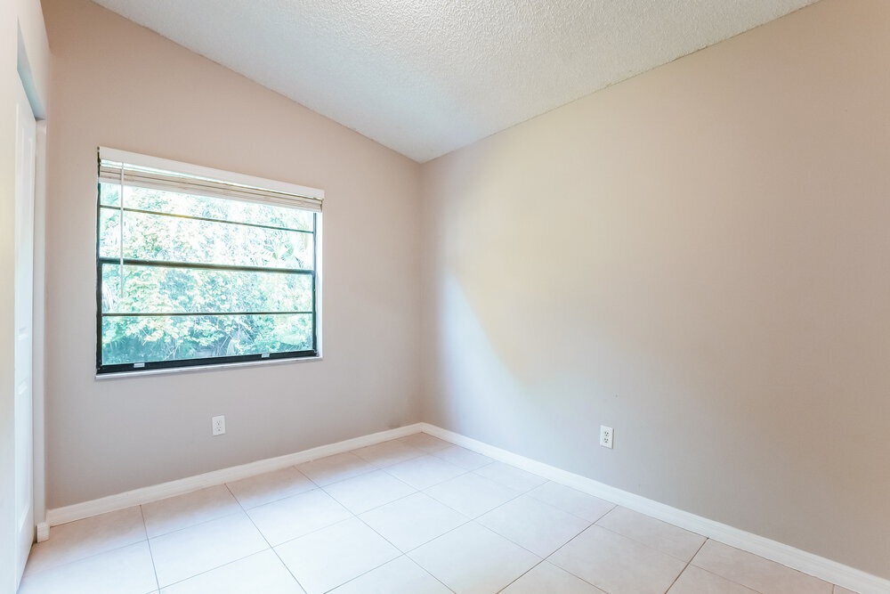 Building Photo - 496 Wild Fox Dr