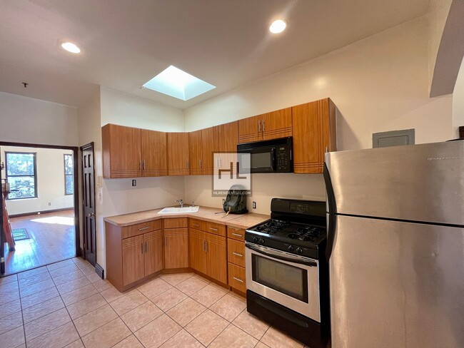 Building Photo - Gorgeous 1 Bedroom | West 120th Street, So...