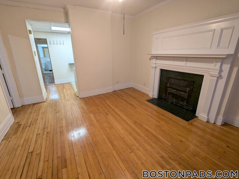 Building Photo - 439 Cambridge St
