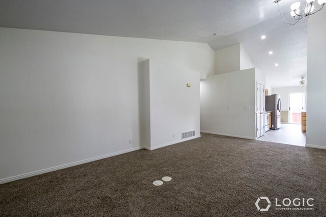 Building Photo - Beautiful Home in Orem!