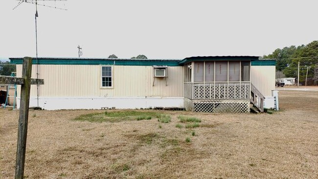 Building Photo - Newly Renovated 2br 1ba Mobile Home