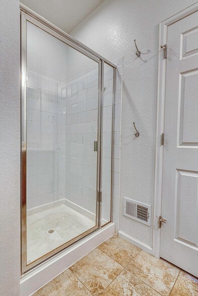 Building Photo - 1154 Telleen Ave