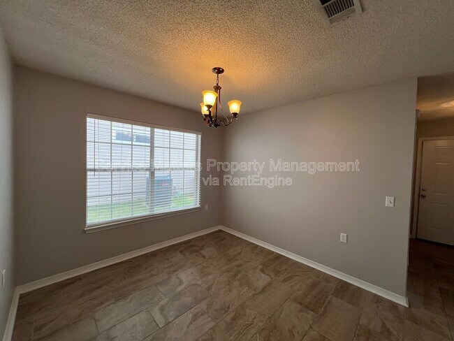Building Photo - 174 Wildflower Ln