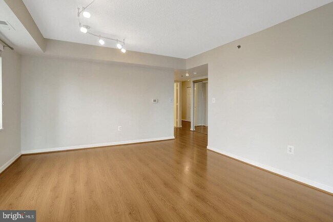 Building Photo - 2151 Jamieson Ave