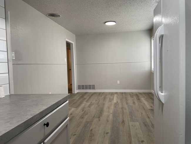 Building Photo - Newly Renovated 3-Bedroom, 2-Bath Home in ...