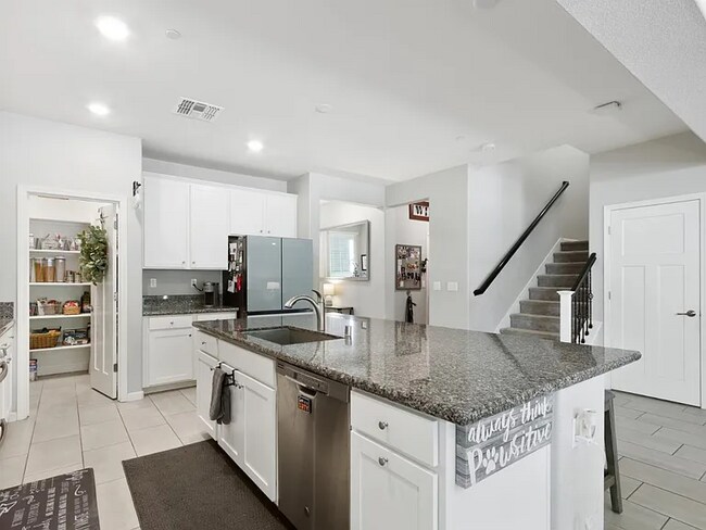 Building Photo - 3652 Edington Dr