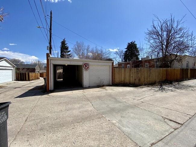Building Photo - 2965 W Denver Pl