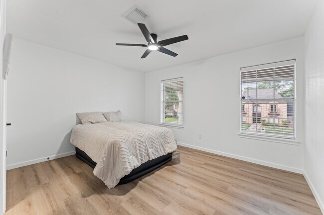 Building Photo - 15807 Crystal Brook Dr