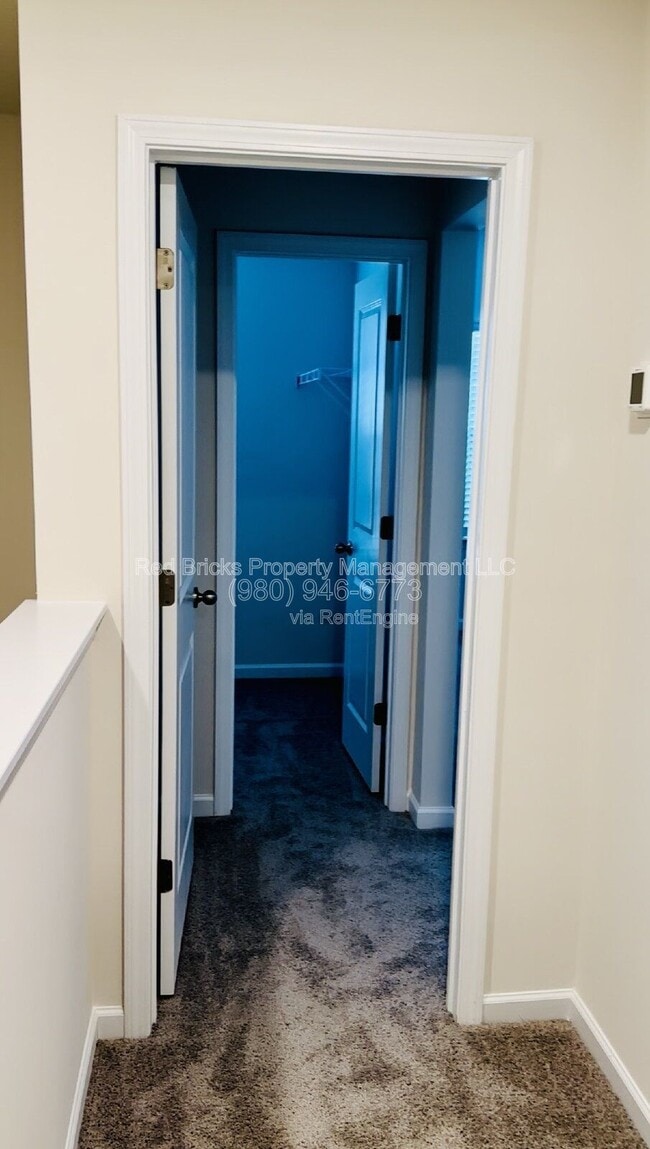 Building Photo - 8131 Murray Br Dr