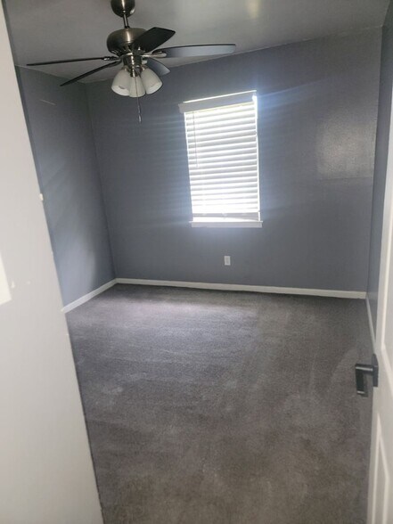 Building Photo - 1115 Ray Rd