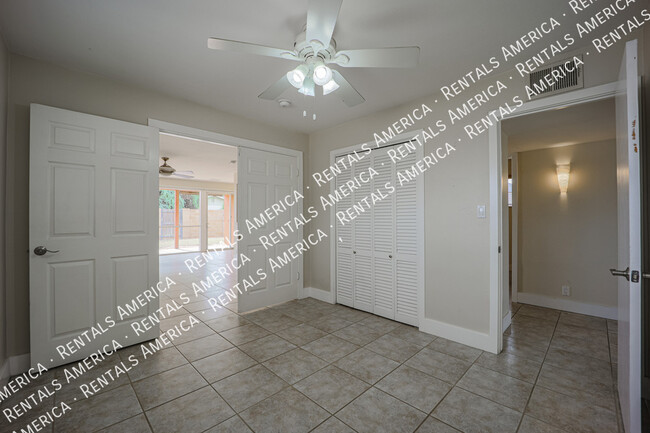 Building Photo - **COMING SOON** Beautiful 3 bed/2 bath hom...