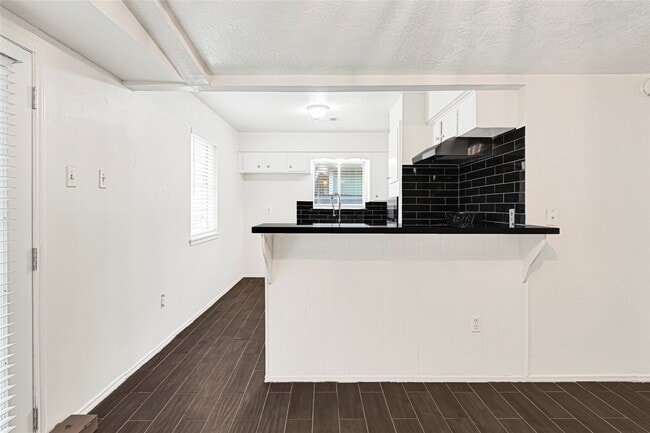 Building Photo - 957 Kerry Dr