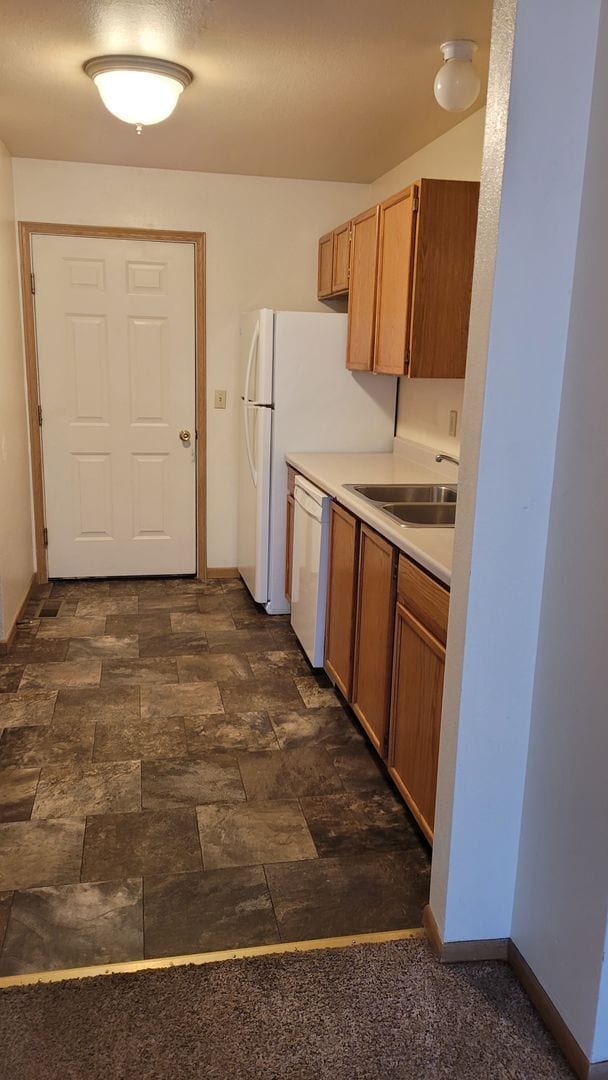 Building Photo - Bright & Convenient Townhouse Living!