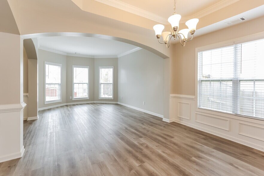 Building Photo - 7139 Thoreau Cir