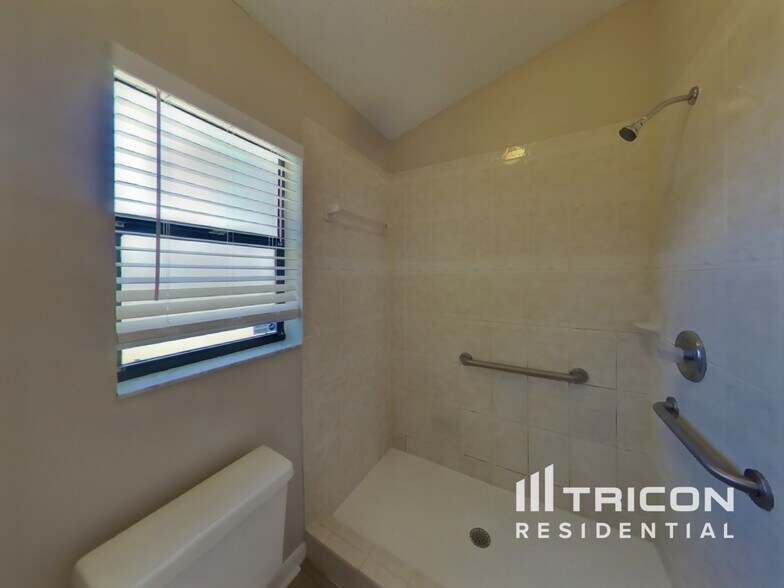 Building Photo - 2715 Wilder Park Dr