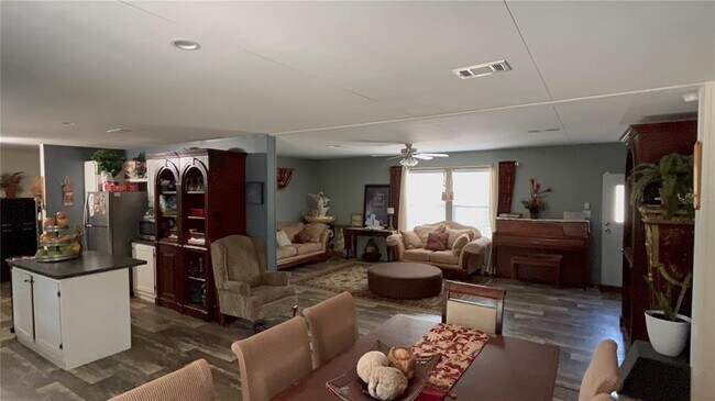 Building Photo - 31701 FL-44