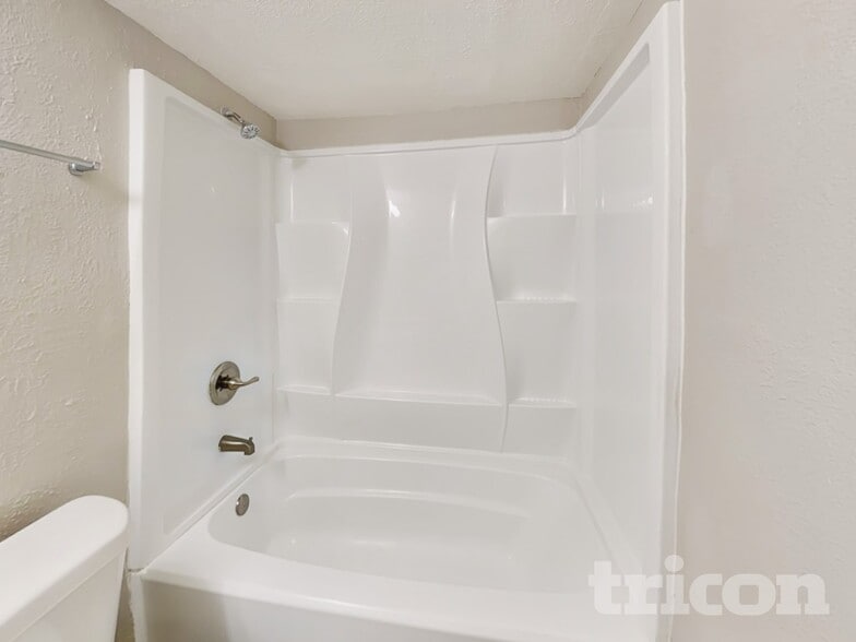 Building Photo - 418 David Dr