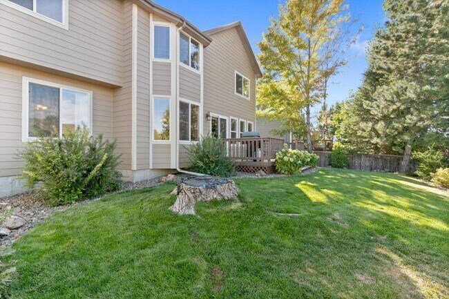 Building Photo - 829 W Sparrow Hawk Dr