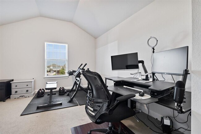 Building Photo - 134 Longmire Cv