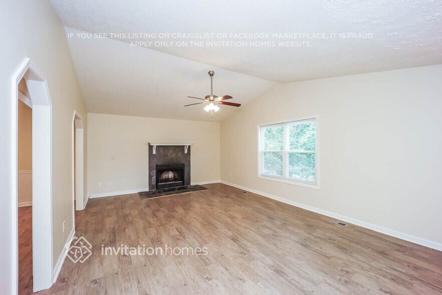 Building Photo - 3396 Spring Ridge Dr