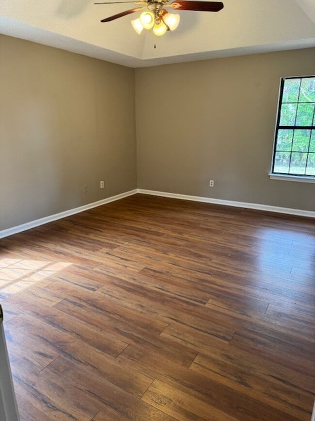 Building Photo - Renovated 3 Bedroom 2 Bath Home for Rent w...