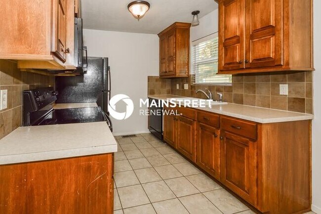 Building Photo - 3 Bedroom Pet-Friendly Home in INDEPENDENC...