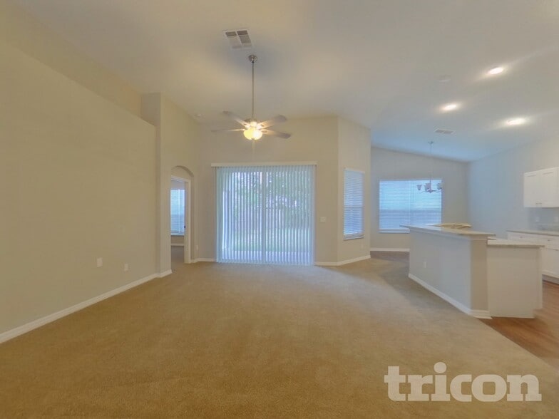 Building Photo - 15821 Pine Lily Ct