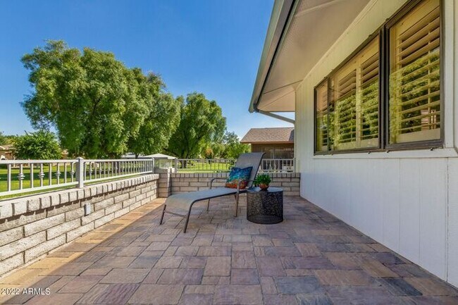 Building Photo - Your Oasis Awaits!