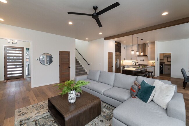 Building Photo - Custom 4 Bed Home in Shevlin West