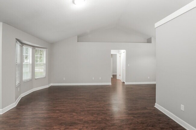 Building Photo - 2651 Waterview Dr