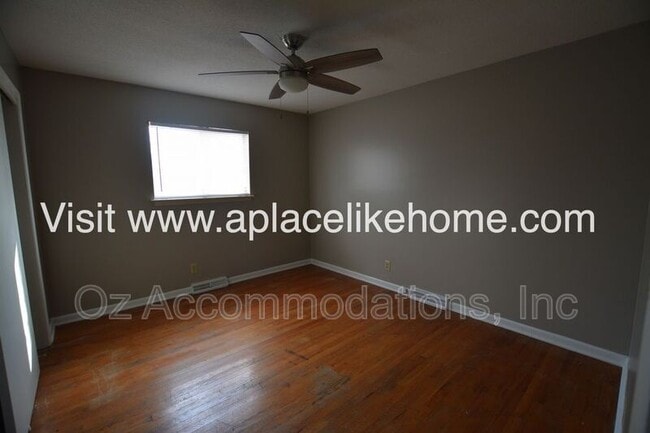 Building Photo - 1606 N 63 Pl