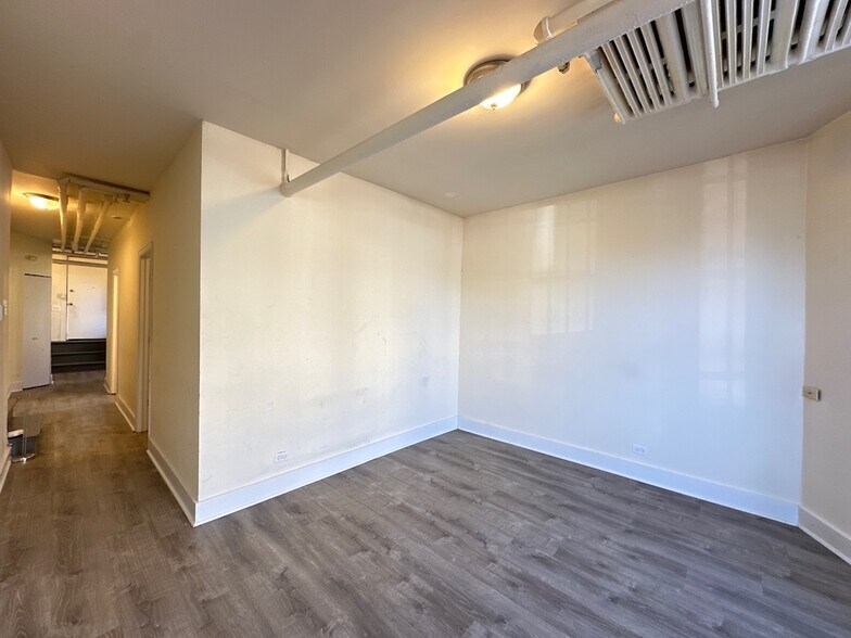 Building Photo - 1542 N Kedzie Ave