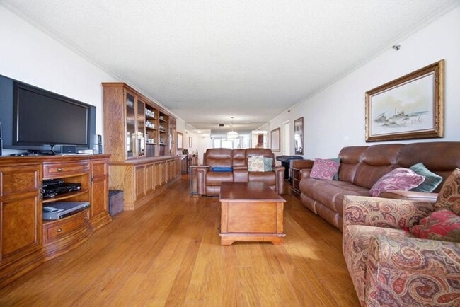 Building Photo - 3507 Oaks Way