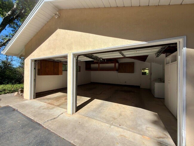 Building Photo - 275 Cold Springs Rd