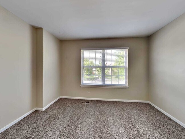 Building Photo - 7401 Brentwood Ln