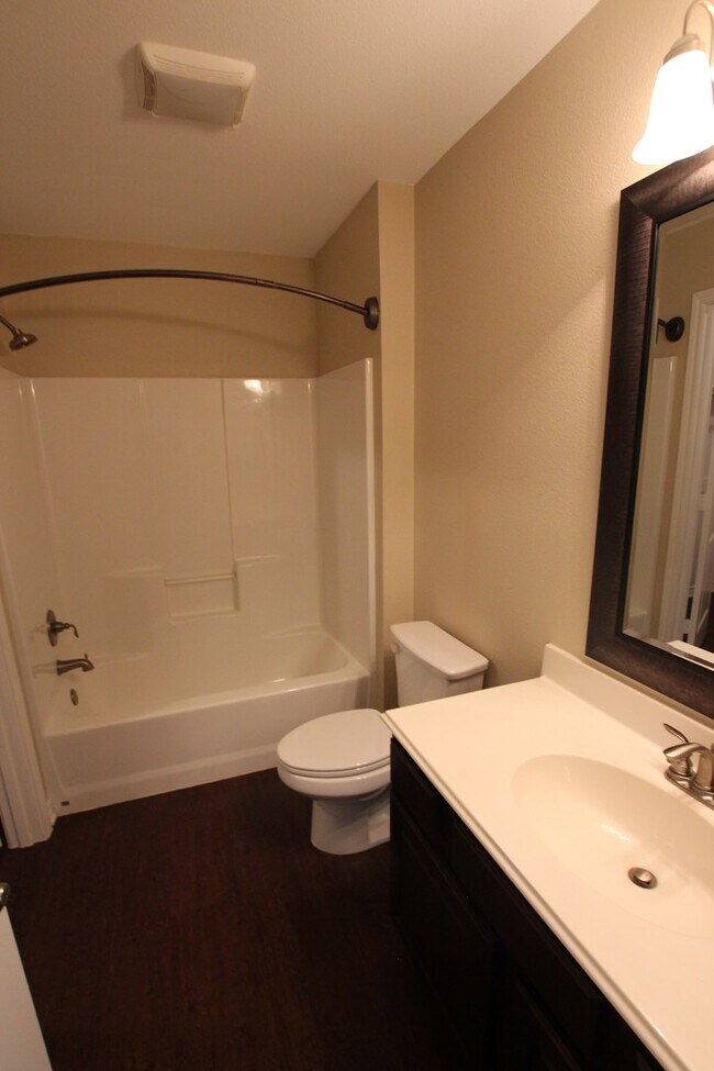 Building Photo - Gorgeous 3 Bedroom Home in The Ranch Subdi...