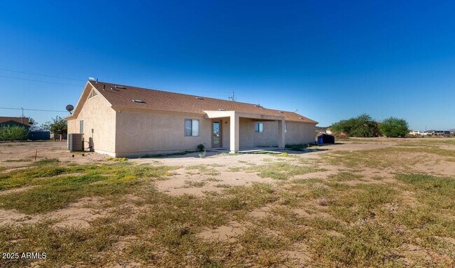 Building Photo - 37718 W Wedgewood Ave