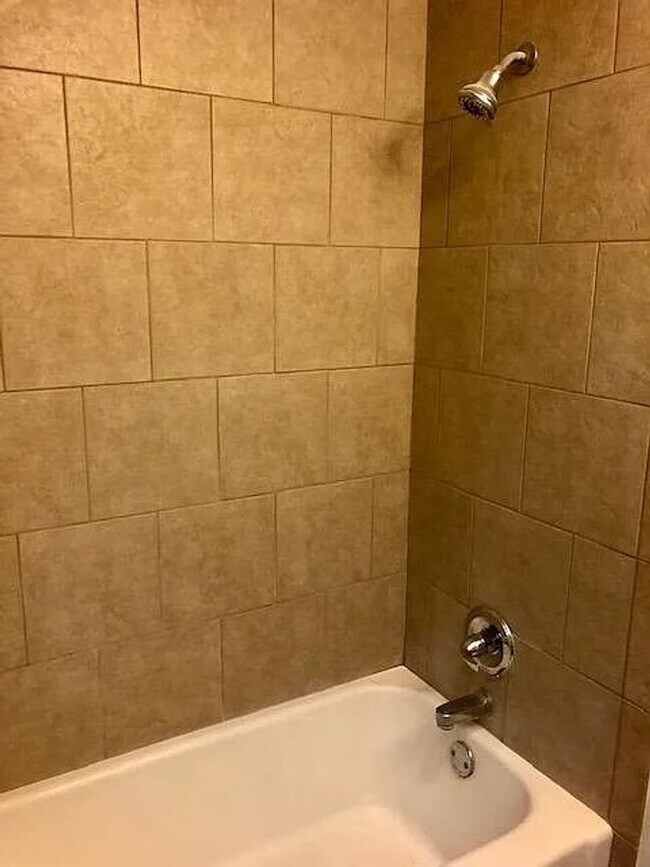 Building Photo - Cute 2 bedroom 1 bathroom house!