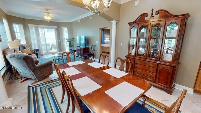 Building Photo - 2230 Beach Dr