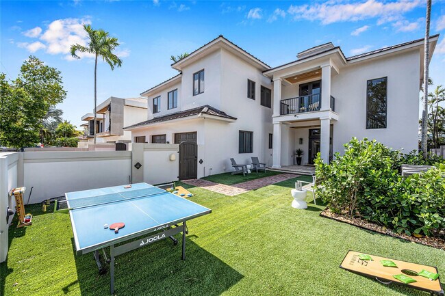 Building Photo - 1949 Harbourview Dr