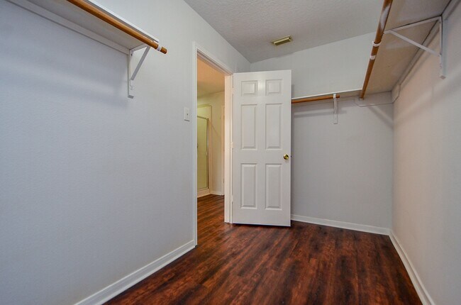 Building Photo - 14410 Pelican Marsh Dr