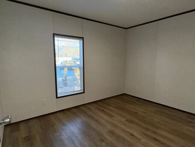 Building Photo - 414 Chloe Cir